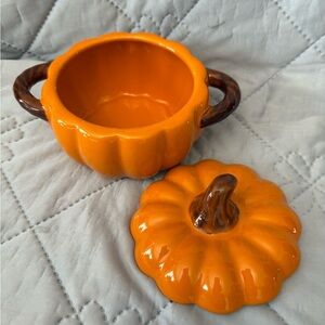Morgan and Finch stoneware pumpkin 2004 Collection